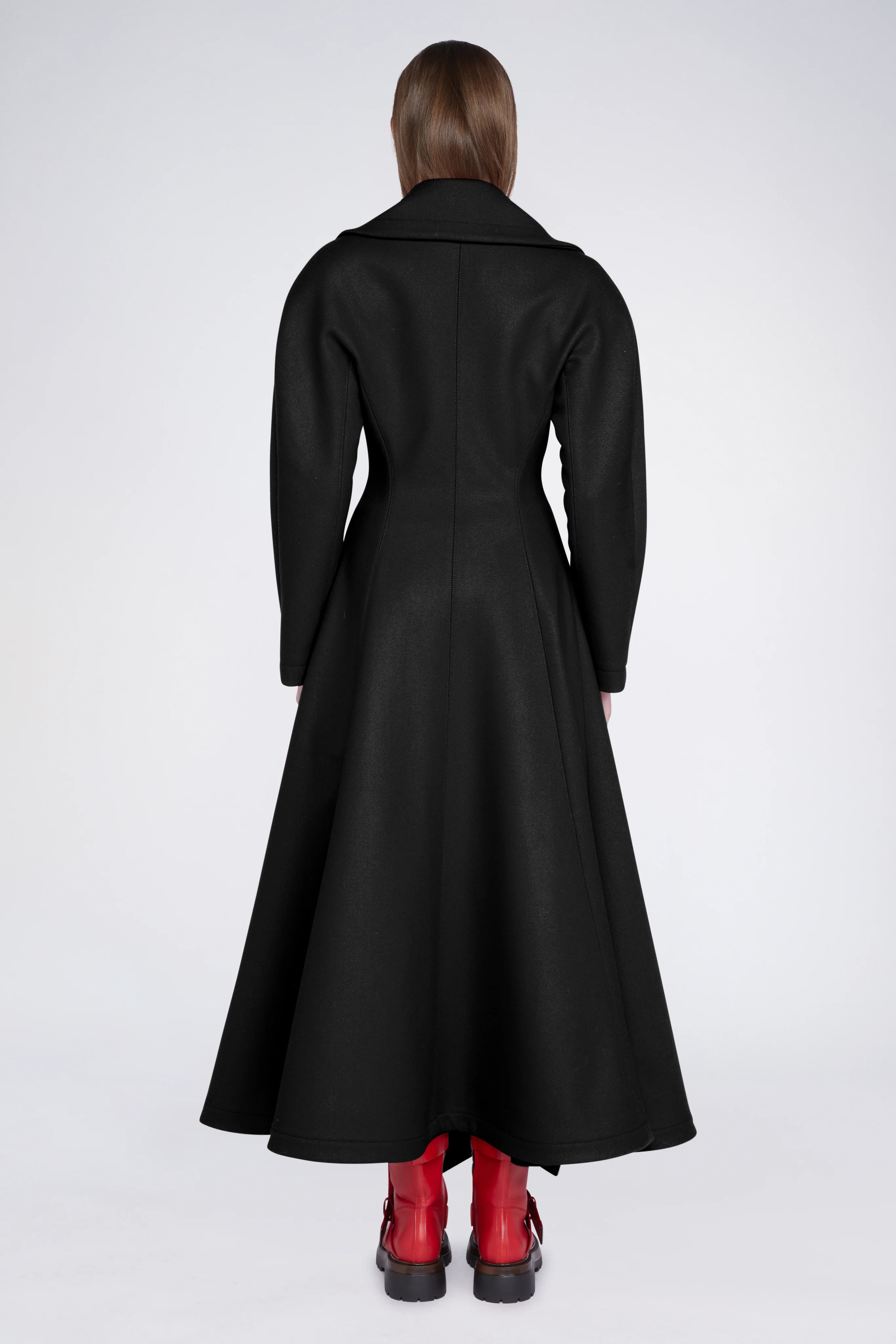Isolde Black - Image 3
