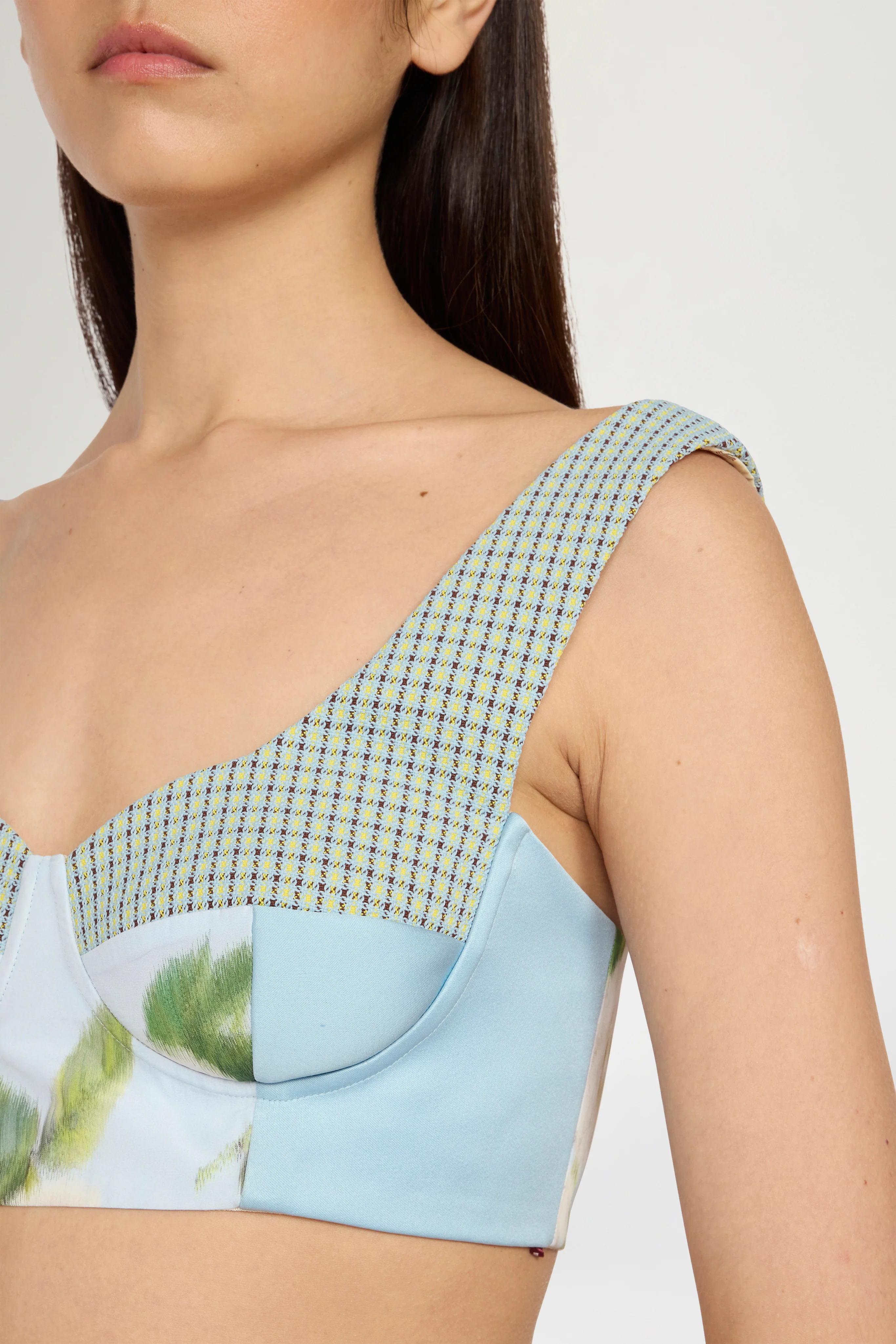 Ballerina-Neck Structured Bra with Contrast Fabrics - Image 4