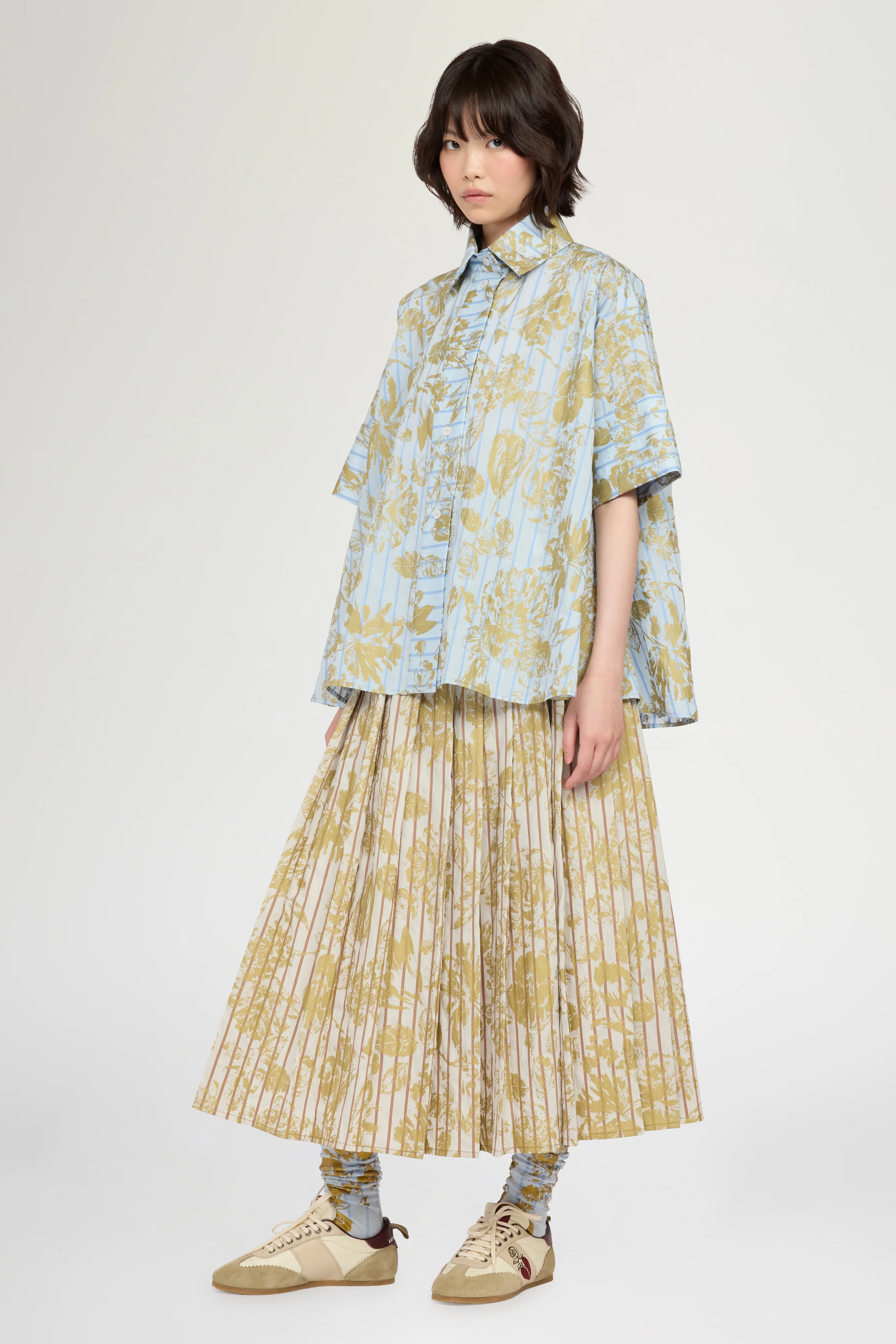 Blue Gold Floral Short-Sleeve Shirt - Image 2