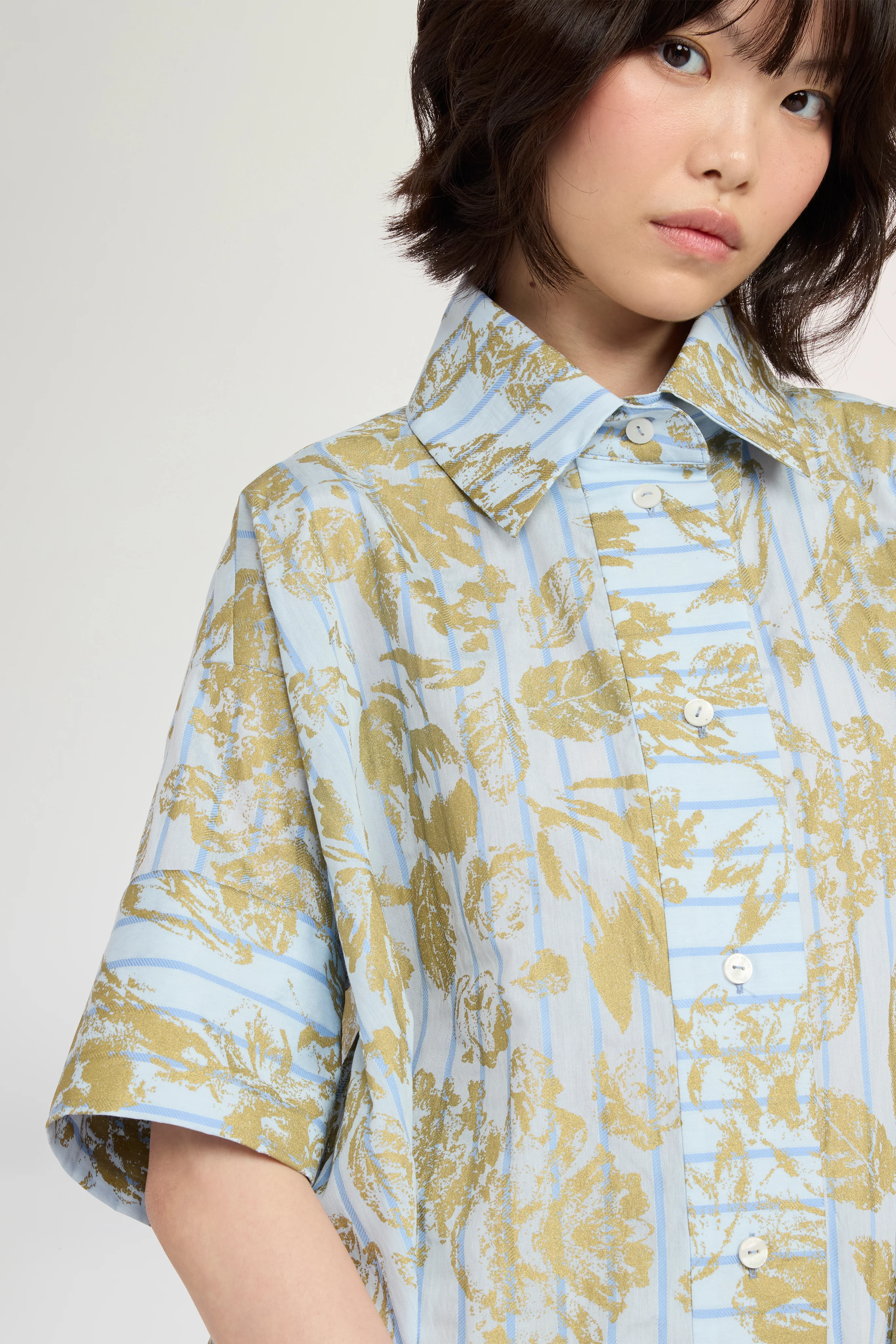 Blue Gold Floral Short-Sleeve Shirt - Image 4