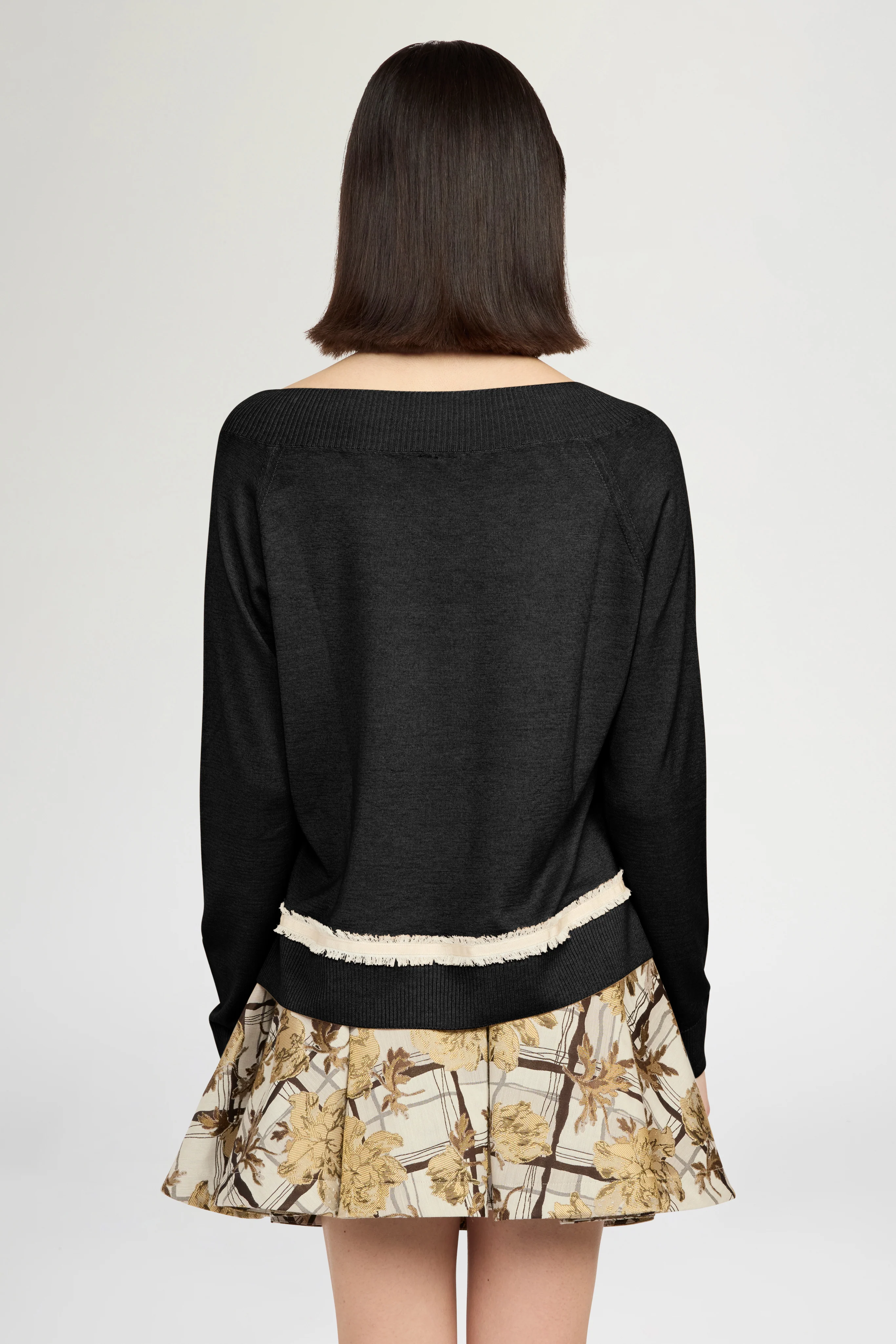 Cashmere V-Neck Sweater with Ecru Insert - Image 3