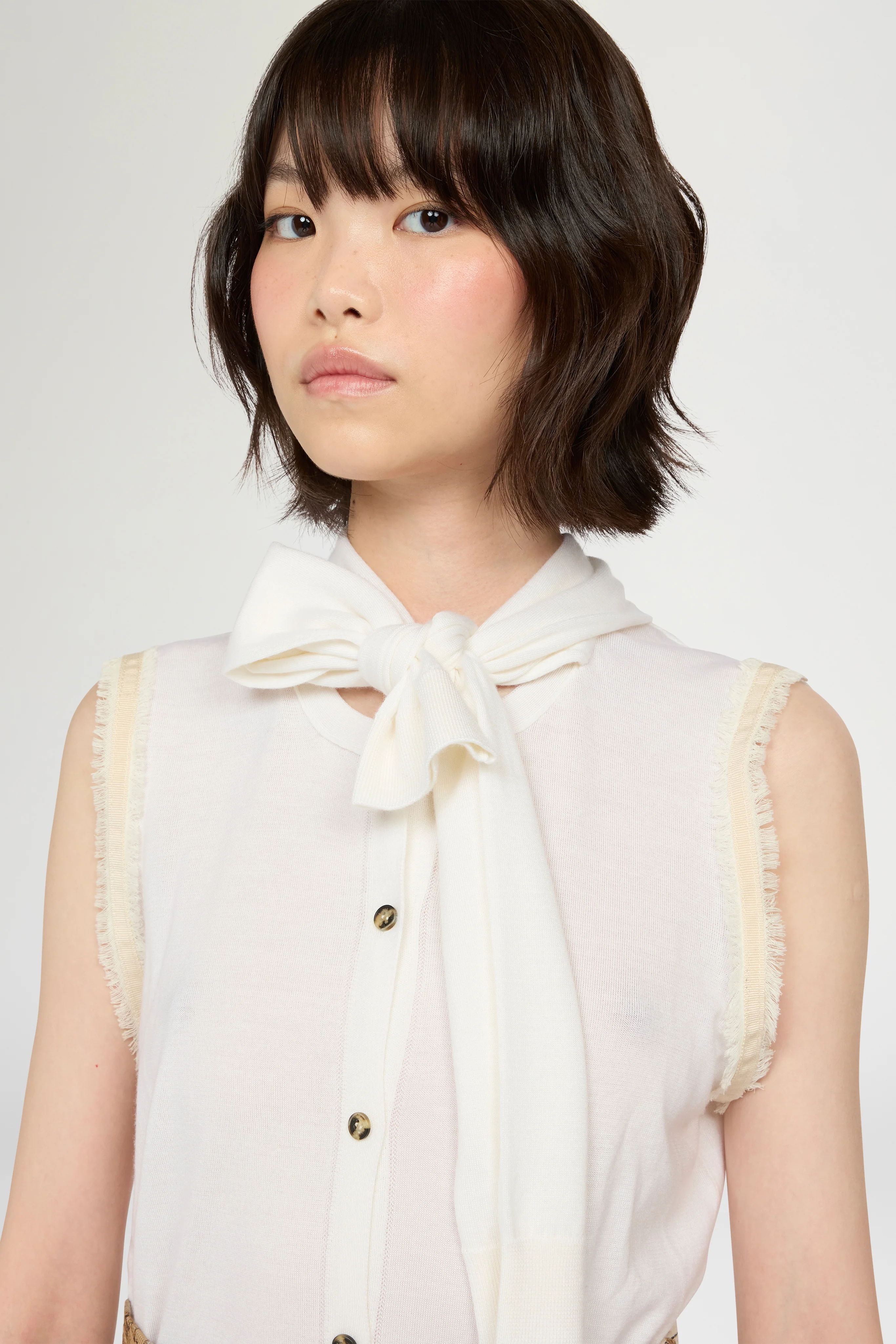 Ecrù Vest with Neck Band - Image 4