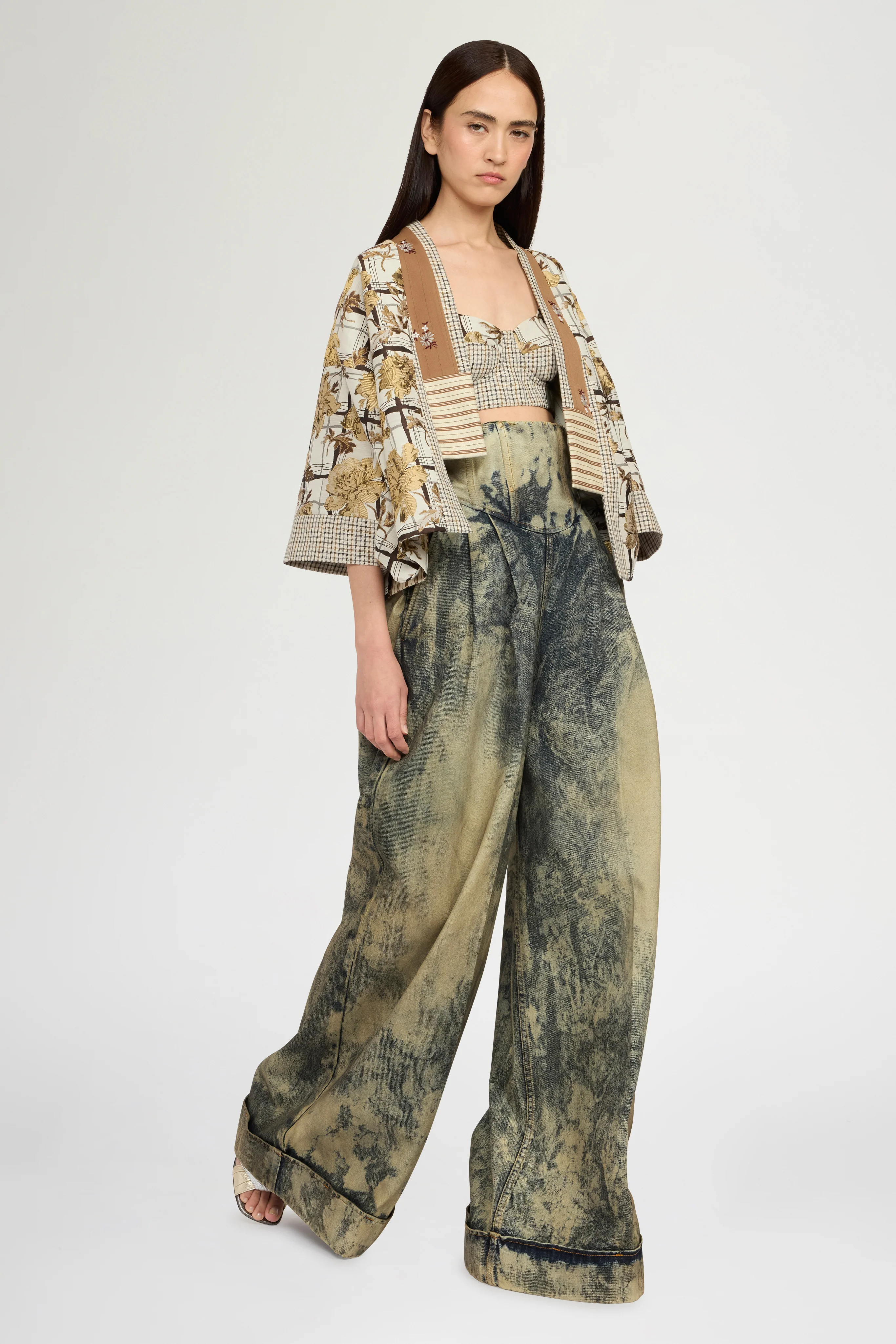 Short Kimono In Floral Brocade And Microcheck - Image 2