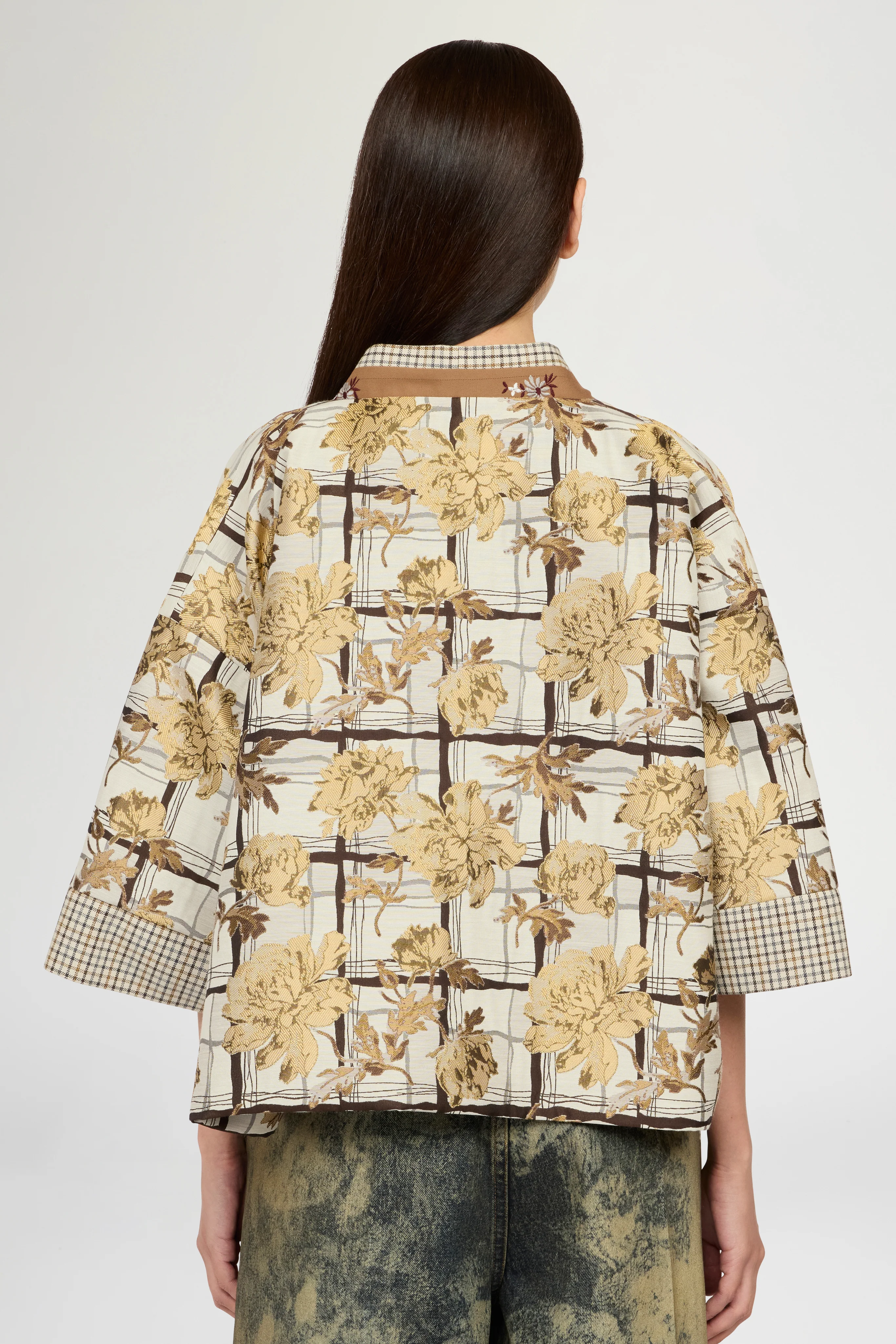 Short Kimono In Floral Brocade And Microcheck - Image 3
