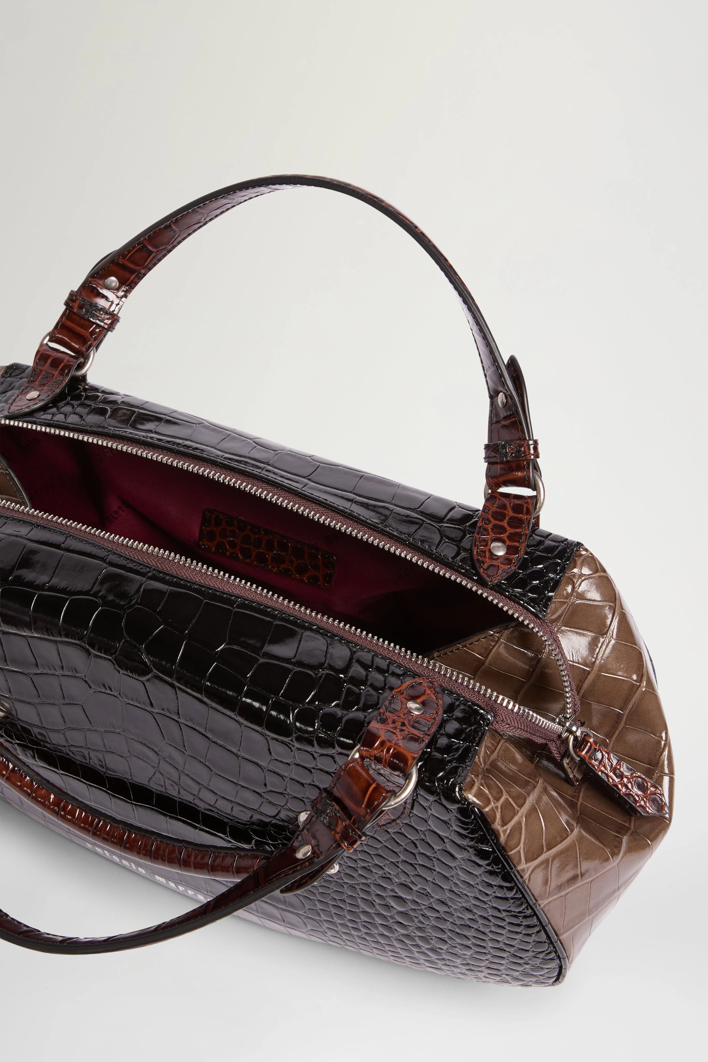Crocodile-effect Antine Bag - Image 4
