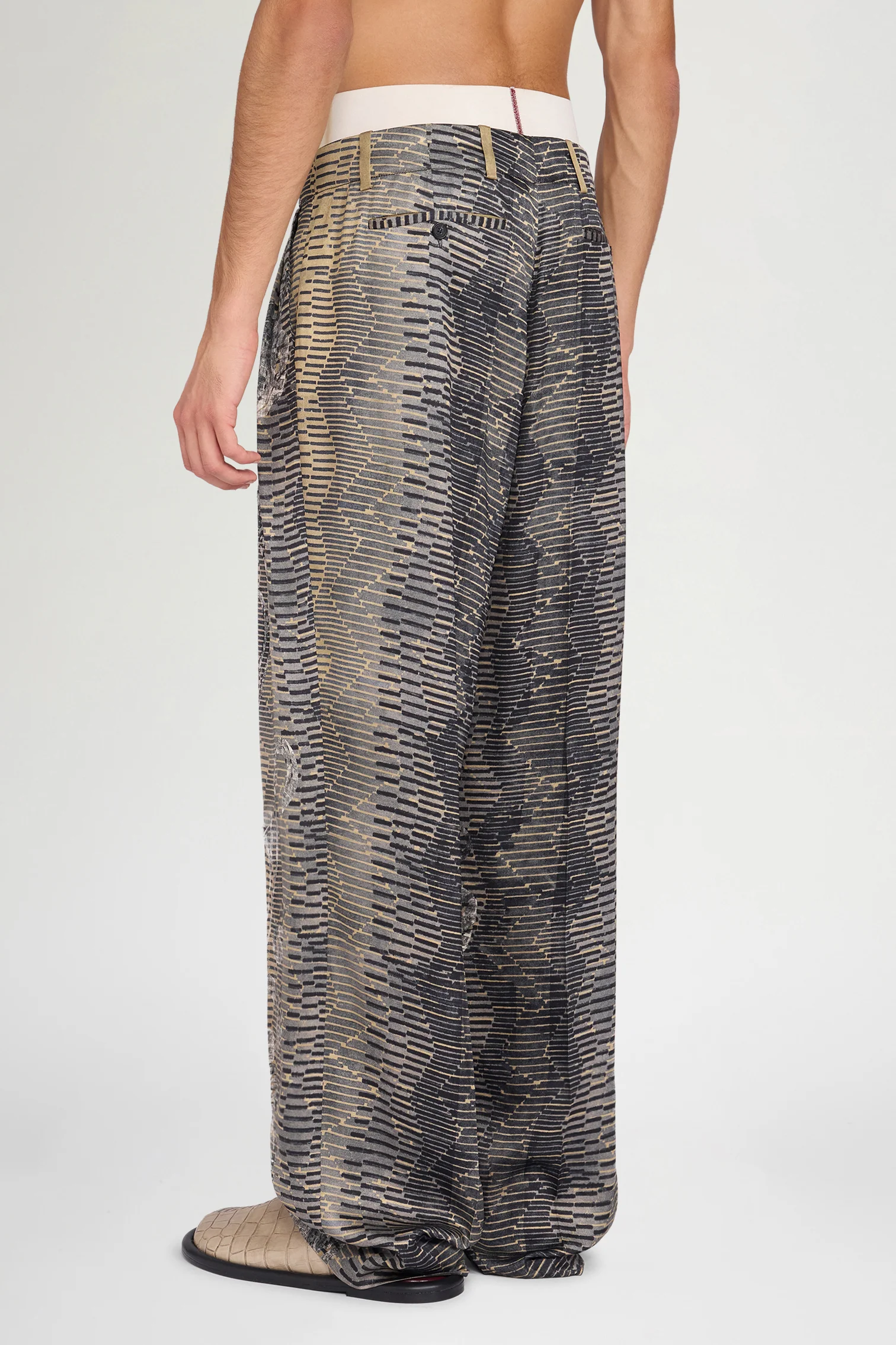Patterned Tailored Pleated Pants - Image 3