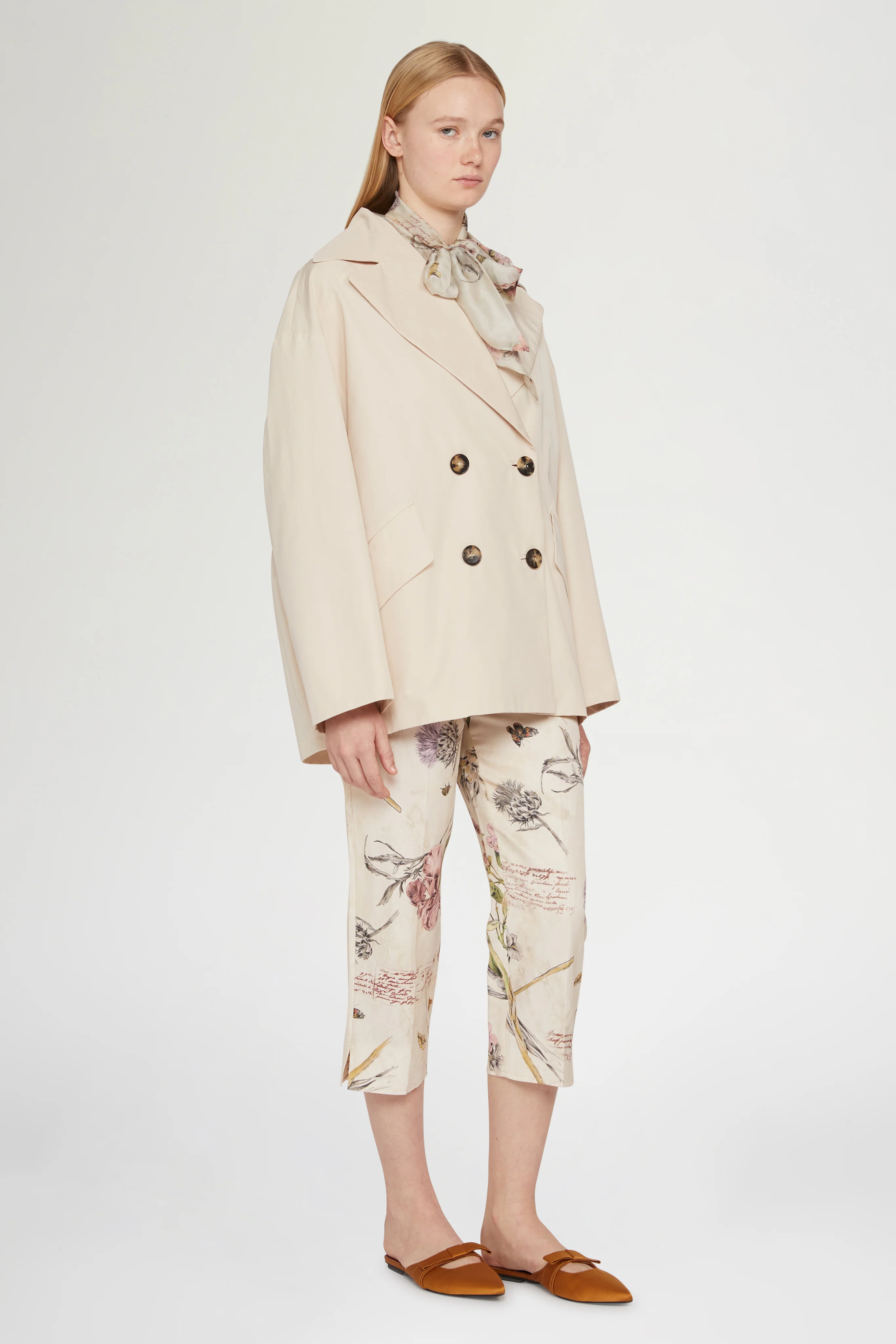 Short Trench Coat Beige - Image 2
