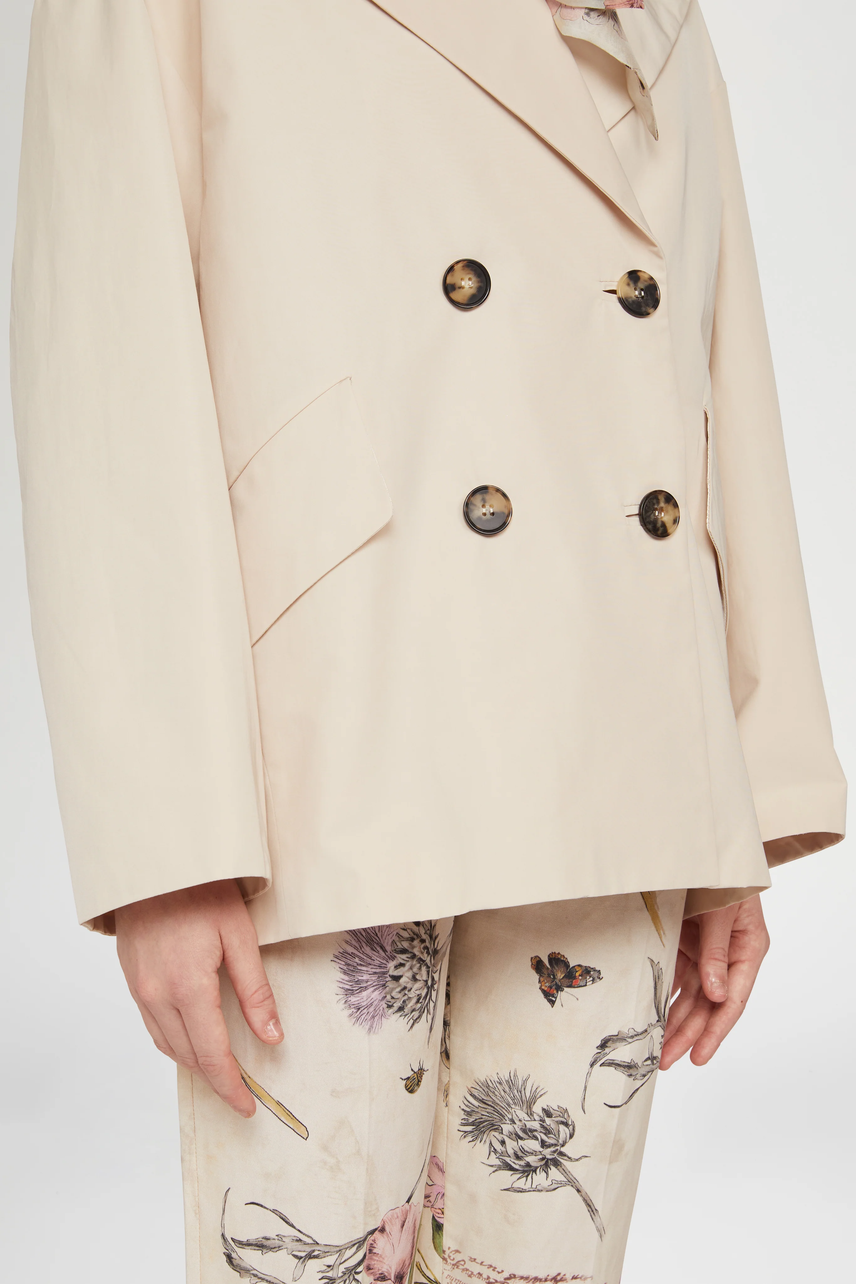 Short Trench Coat Beige - Image 4